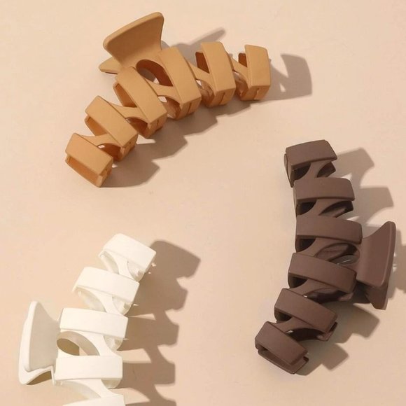 Brand New Large 3 Hair Claws - Picture 4 of 4